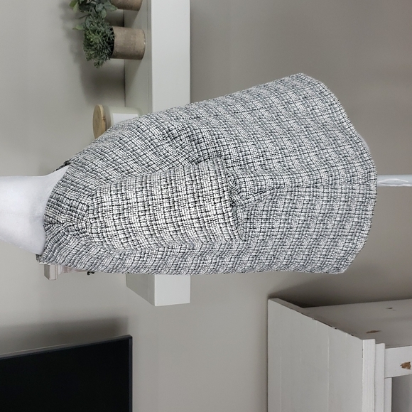 Express Short Sleeve Tweed Top - Picture 6 of 14